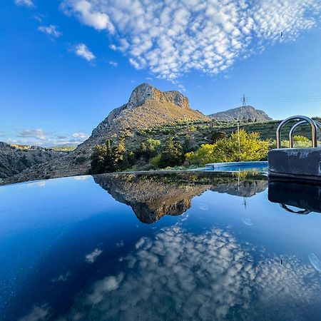 Heated Private Ozone Salt Pool, Jacuzzi, Cinema Inside & Outside, Ping Pong, Billiard, Ps5, Playground, Giant Chess, Giant Monopoly, Table Football, 3X Surround Sound - Villa Rokka Luxe Kíssamos Exterior foto