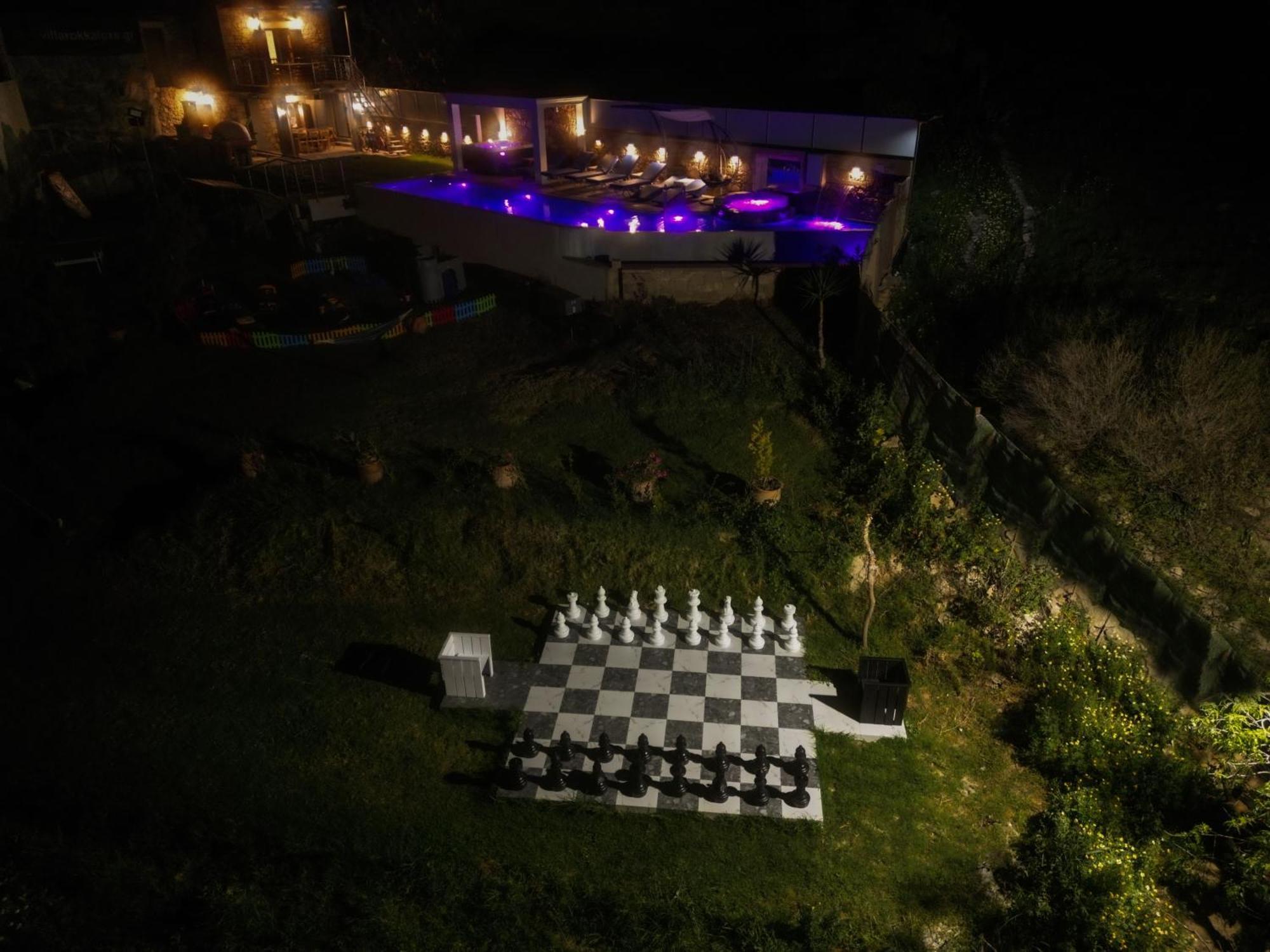 Heated Private Ozone Salt Pool, Jacuzzi, Cinema Inside & Outside, Ping Pong, Billiard, Ps5, Playground, Giant Chess, Giant Monopoly, Table Football, 3X Surround Sound - Villa Rokka Luxe Kíssamos Exterior foto