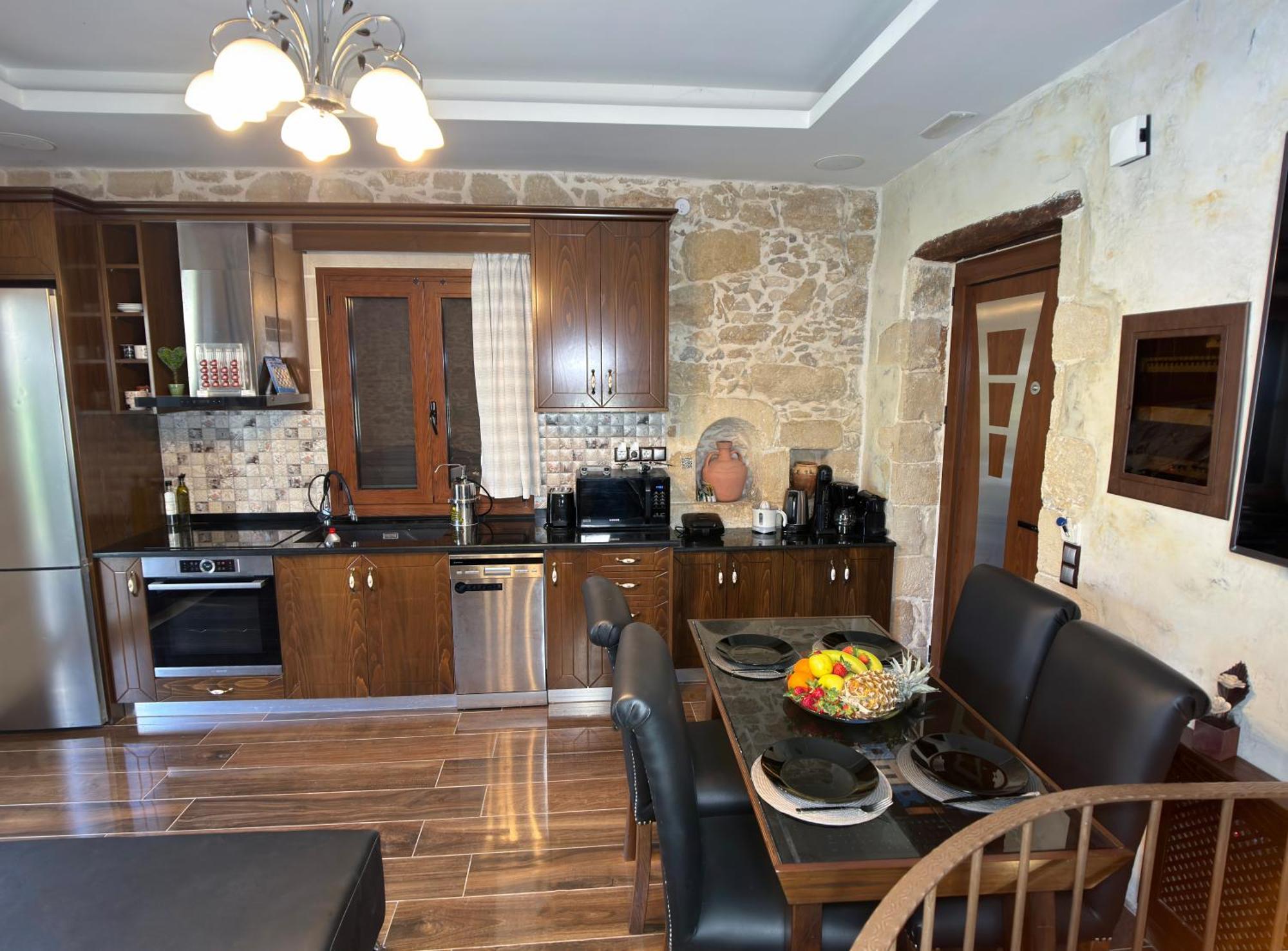Heated Private Ozone Salt Pool, Jacuzzi, Cinema Inside & Outside, Ping Pong, Billiard, Ps5, Playground, Giant Chess, Giant Monopoly, Table Football, 3X Surround Sound - Villa Rokka Luxe Kíssamos Exterior foto