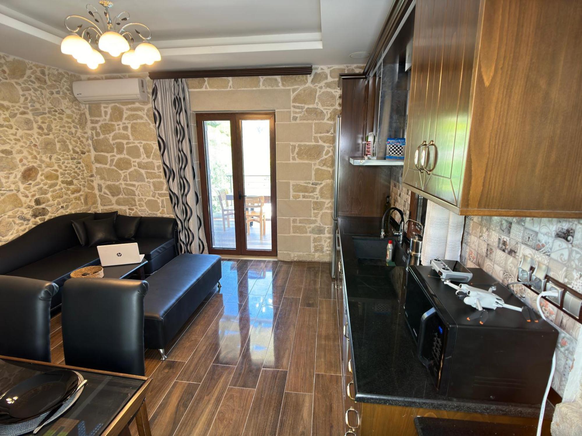 Heated Private Ozone Salt Pool, Jacuzzi, Cinema Inside & Outside, Ping Pong, Billiard, Ps5, Playground, Giant Chess, Giant Monopoly, Table Football, 3X Surround Sound - Villa Rokka Luxe Kíssamos Exterior foto
