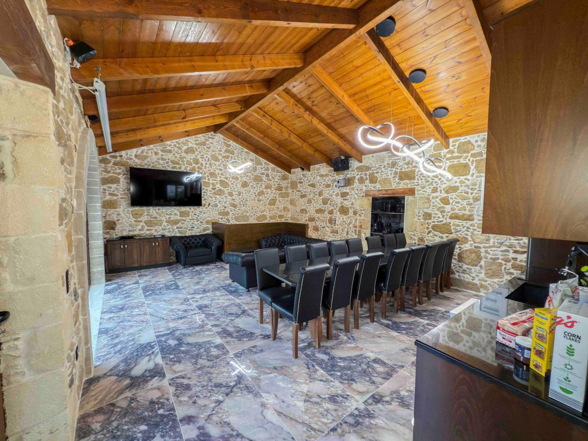 Heated Private Ozone Salt Pool, Jacuzzi, Cinema Inside & Outside, Ping Pong, Billiard, Ps5, Playground, Giant Chess, Giant Monopoly, Table Football, 3X Surround Sound - Villa Rokka Luxe Kíssamos Exterior foto